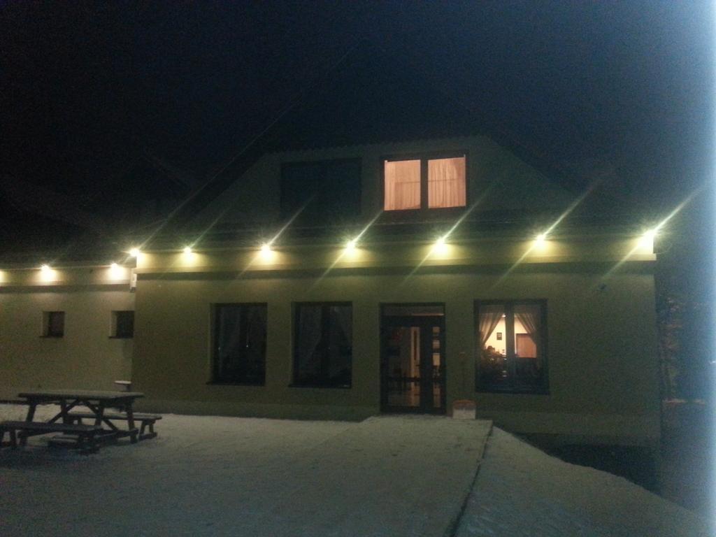 Pensjonat Lew Jaskiniowy Stronie Śląskie Esterno foto